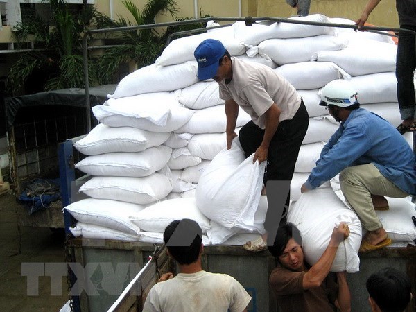 Featured image for "Deputy Prime Minister Le Minh Khai has recently signed a decision assigning the Finance Ministry to provide more than 989 tonnes of rice sourced from the national reserve for the central province of Quang Ngai on the occasion of the Lunar New Year (Tet) festival and the between-crop period in early 2022."