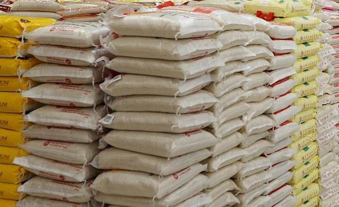 Featured image for "IPNEWS-Monrovia: The authoritative Independent Probe Newspaper, has reliably gathered that one of Liberia’s major rice importers, SWAT is expected to bring in 23,000 metric tons of rice from the neighboring Ivory"