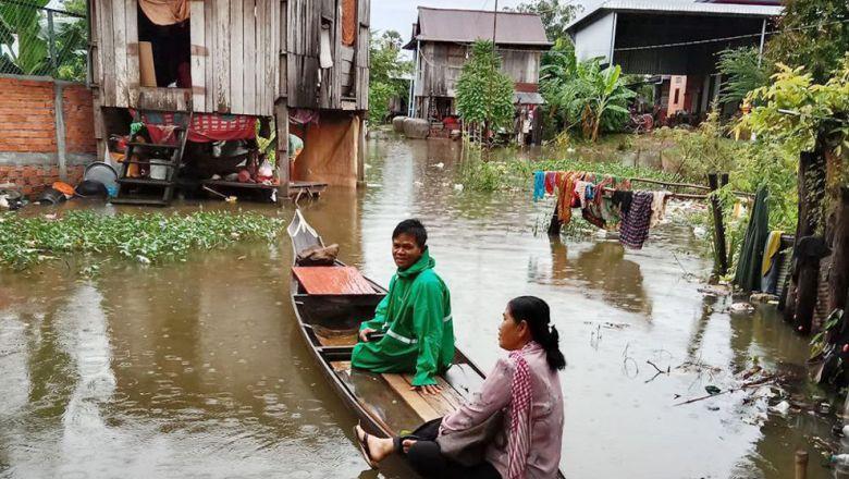 Featured image for "Hean Vanhorn, director of the agricultural department at the Ministry of Agriculture, said on October 8 that the current flooding situation is not unprecedented for Cambodia, but it could last"